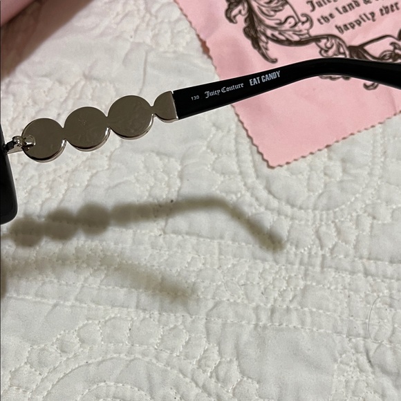 Juicy Couture Black Sunglasses with Pink Case - Picture 7 of 8